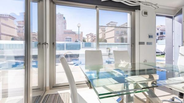 Casa independiente en calle Navia