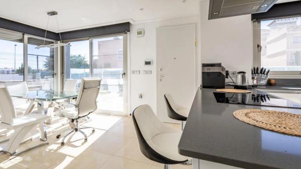 Casa independiente en calle Navia