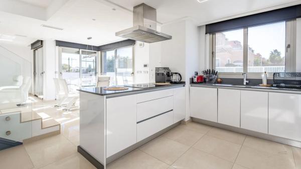 Casa independiente en calle Navia