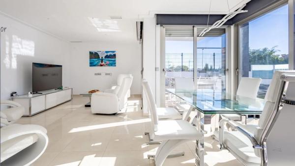 Casa independiente en calle Navia