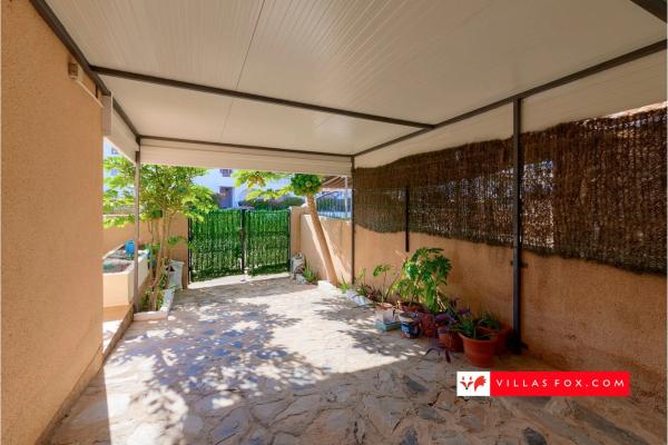 Chalet pareado en calle la Traviata