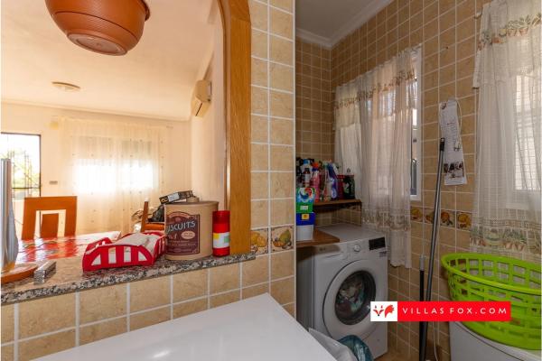 Chalet pareado en calle la Traviata