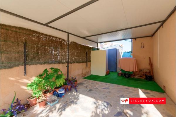 Chalet pareado en calle la Traviata