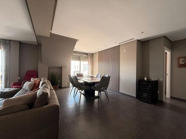 Dúplex en calle Pebrella s/n