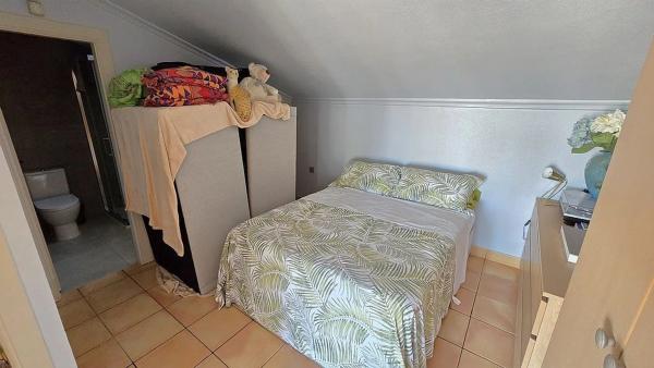 Chalet pareado en calle Canal de La Mancha