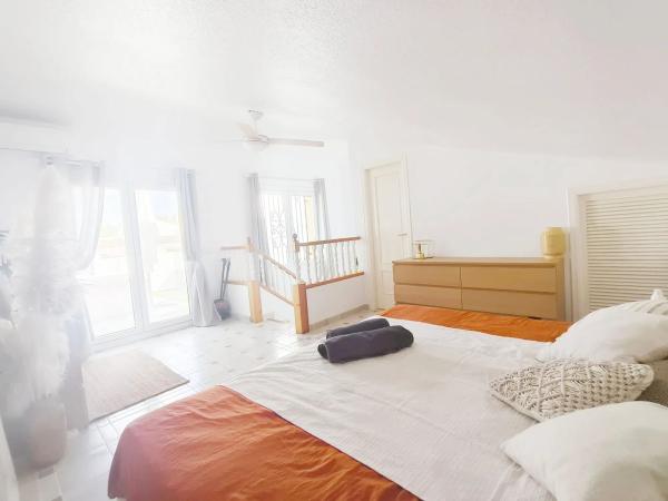 Chalet pareado en Urbanización V Martín Valencia, 72