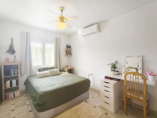 Chalet pareado en Urbanización V Martín Valencia, 72