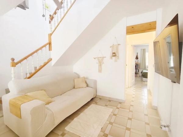 Chalet pareado en Urbanización V Martín Valencia, 72