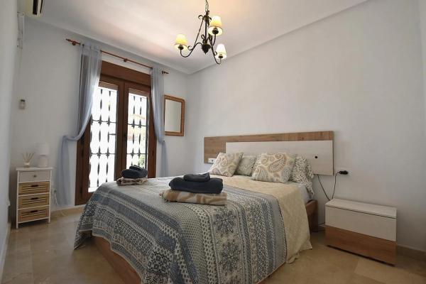 Chalet adosado en calle la Traviata, 30