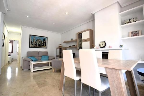 Chalet adosado en calle la Traviata, 30