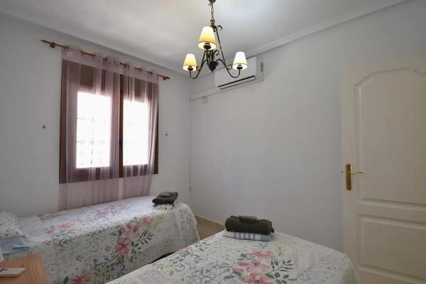 Chalet adosado en calle la Traviata, 30