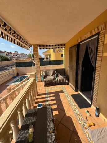 Chalet en calle la Traviata, 79