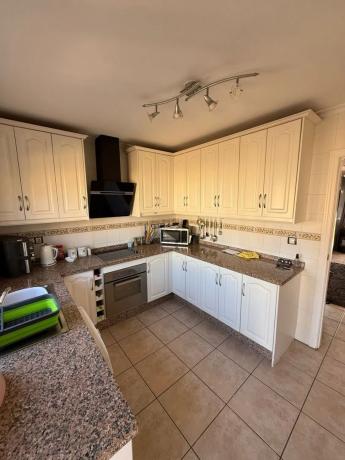 Chalet en calle la Traviata, 79