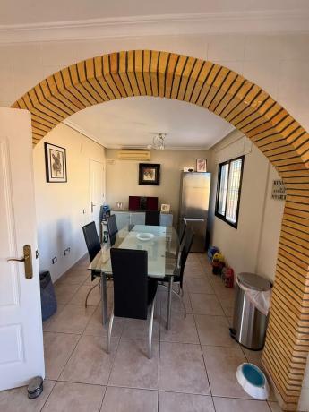 Chalet en calle la Traviata, 79