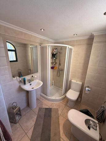 Chalet en calle la Traviata, 79