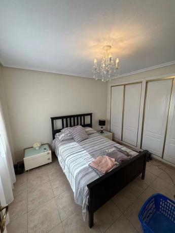 Chalet en calle la Traviata, 79