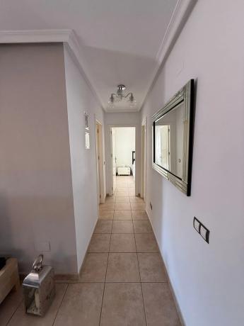 Chalet en calle la Traviata, 79