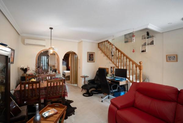 Chalet adosado en calle Comino