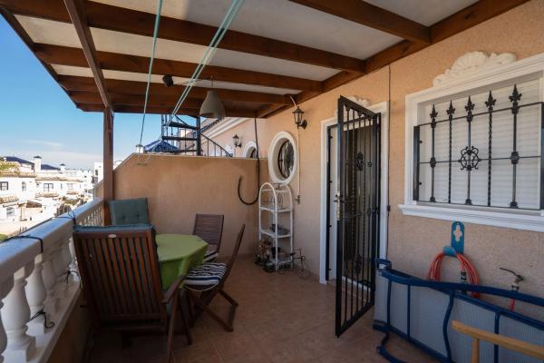 Chalet adosado en calle Comino