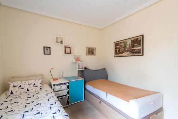 Chalet adosado en calle Comino