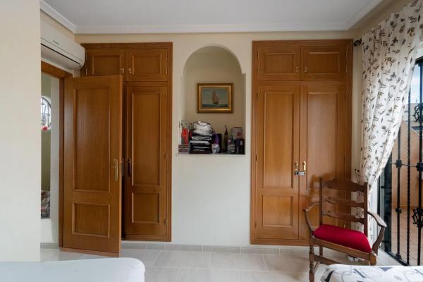 Chalet adosado en calle Comino