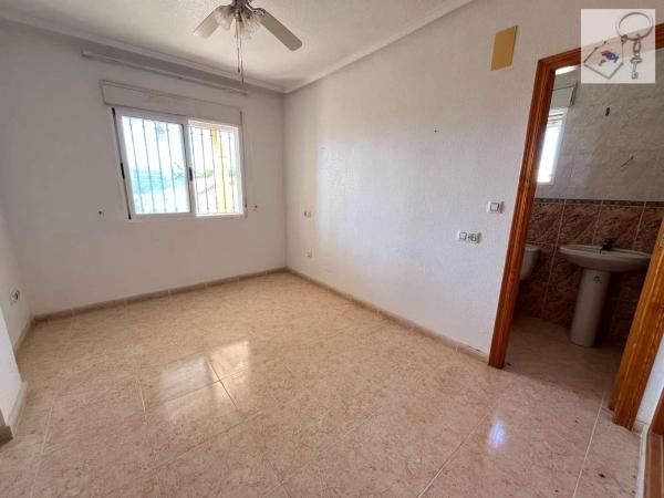 Casa independiente en calle Paraguay