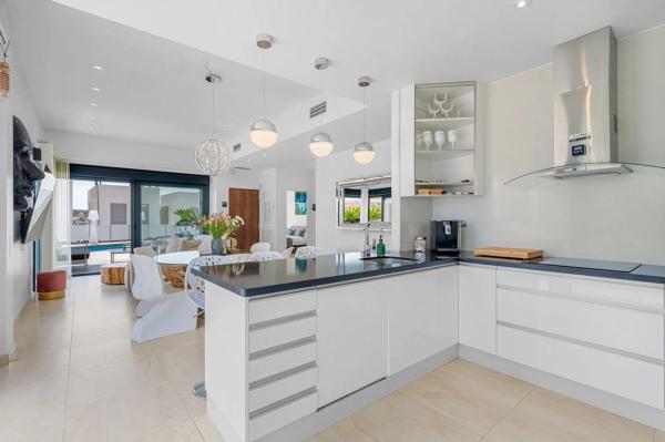 Casa independiente en avenida de las Brisas, 8