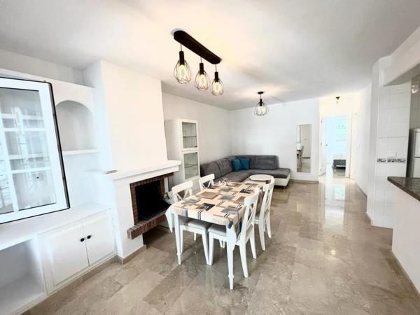 Chalet adosado en calle Gibraltar