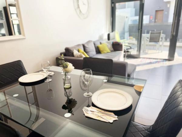 Chalet adosado en calle Paso de Calais, 17