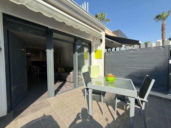 Chalet adosado en calle Paso de Calais, 17