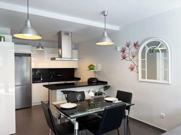 Chalet adosado en calle Paso de Calais, 17