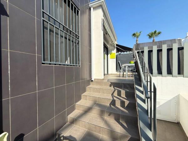 Chalet adosado en calle Paso de Calais, 17