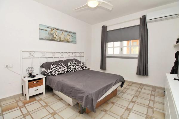 Ático en avenida de las Brisas, 2