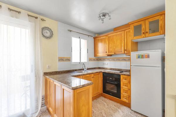 Chalet adosado en calle Aitana, 51