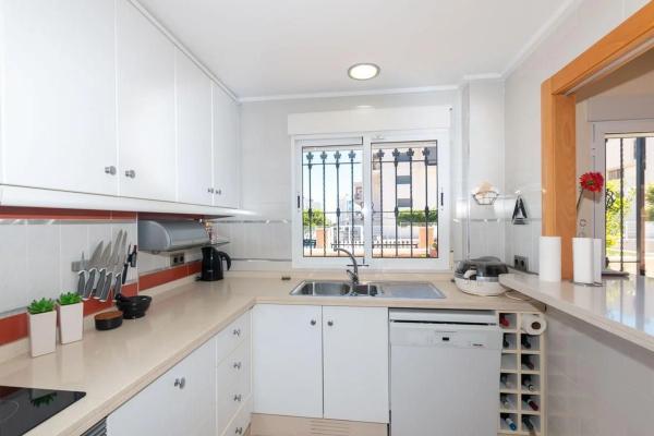 Chalet adosado en calle Clavo, 19