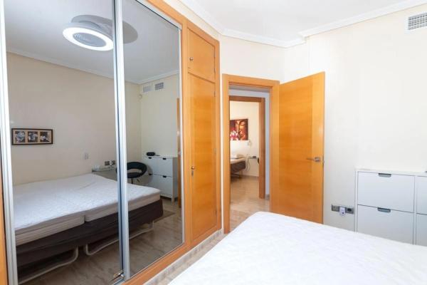 Chalet adosado en calle Clavo, 19