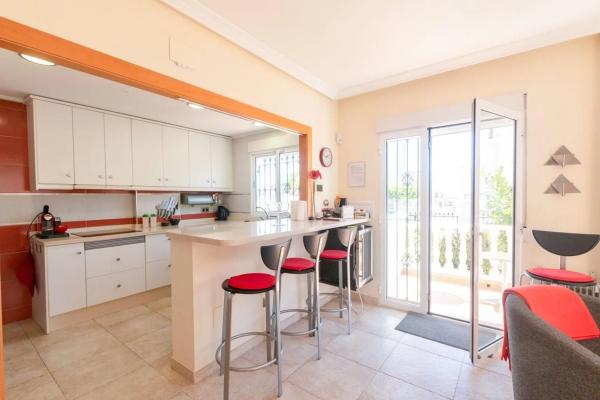 Chalet adosado en calle Clavo, 19