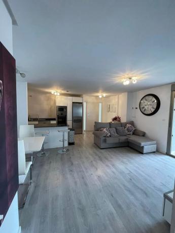 Piso en calle Pebrella