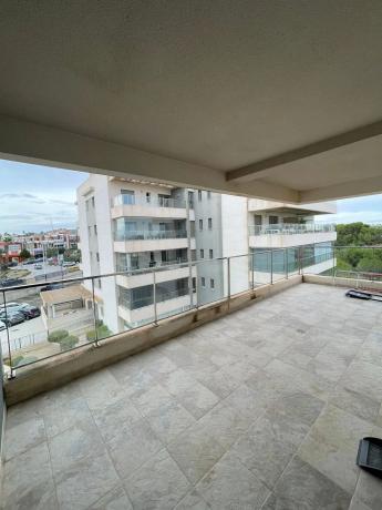 Piso en calle Pebrella