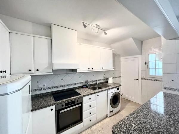 Chalet pareado en calle Gibraltar