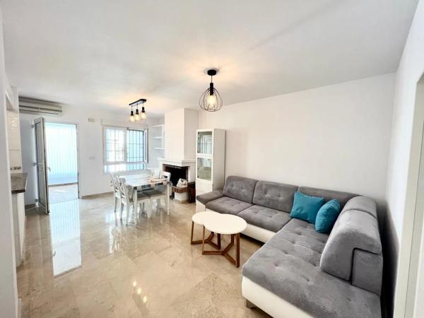 Chalet pareado en calle Gibraltar