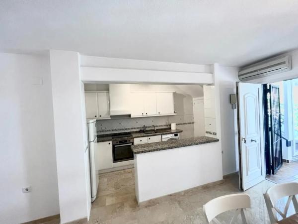 Chalet pareado en calle Gibraltar