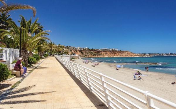 Chalet pareado en calle Gibraltar