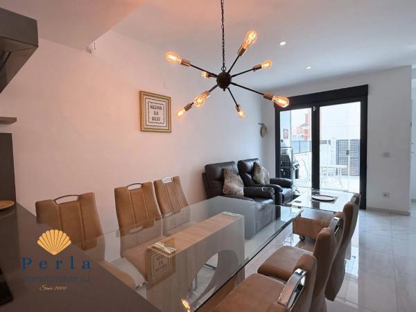 Chalet pareado en calle Azafrán, 2