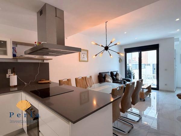 Chalet pareado en calle Azafrán, 2