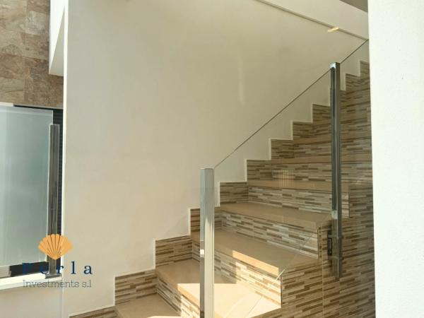 Chalet pareado en calle Azafrán, 2