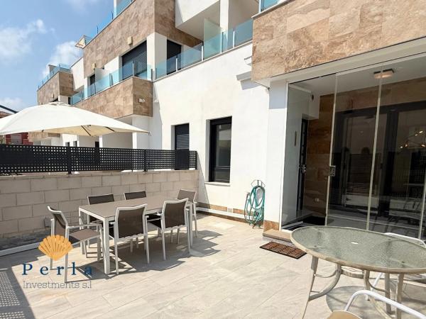 Chalet pareado en calle Azafrán, 2