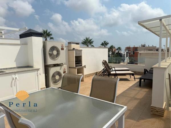 Chalet pareado en calle Azafrán, 2