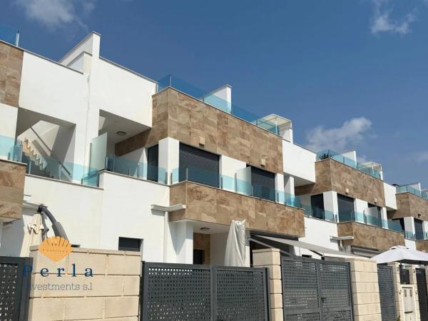 Chalet pareado en calle Azafrán, 2