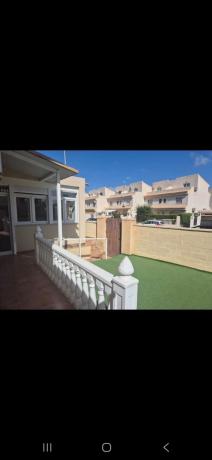 Chalet adosado en calle 3, 20